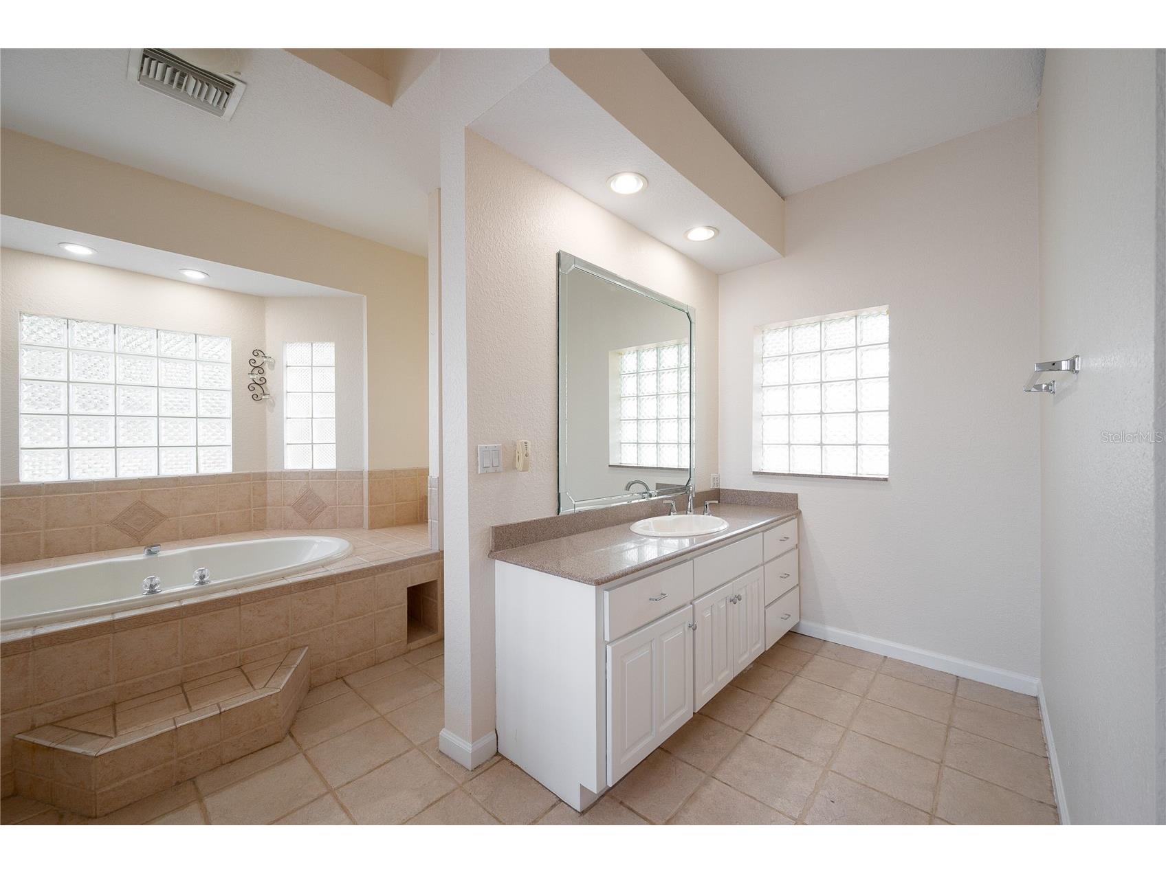 1015 Venetian Avenue Orlando FL 32804 O6409644 image20