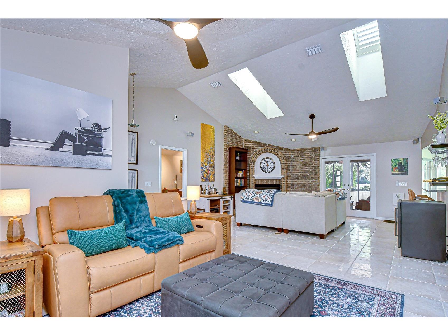 1015 Ventana Drive Ruskin FL 33573 TB8505913 image8