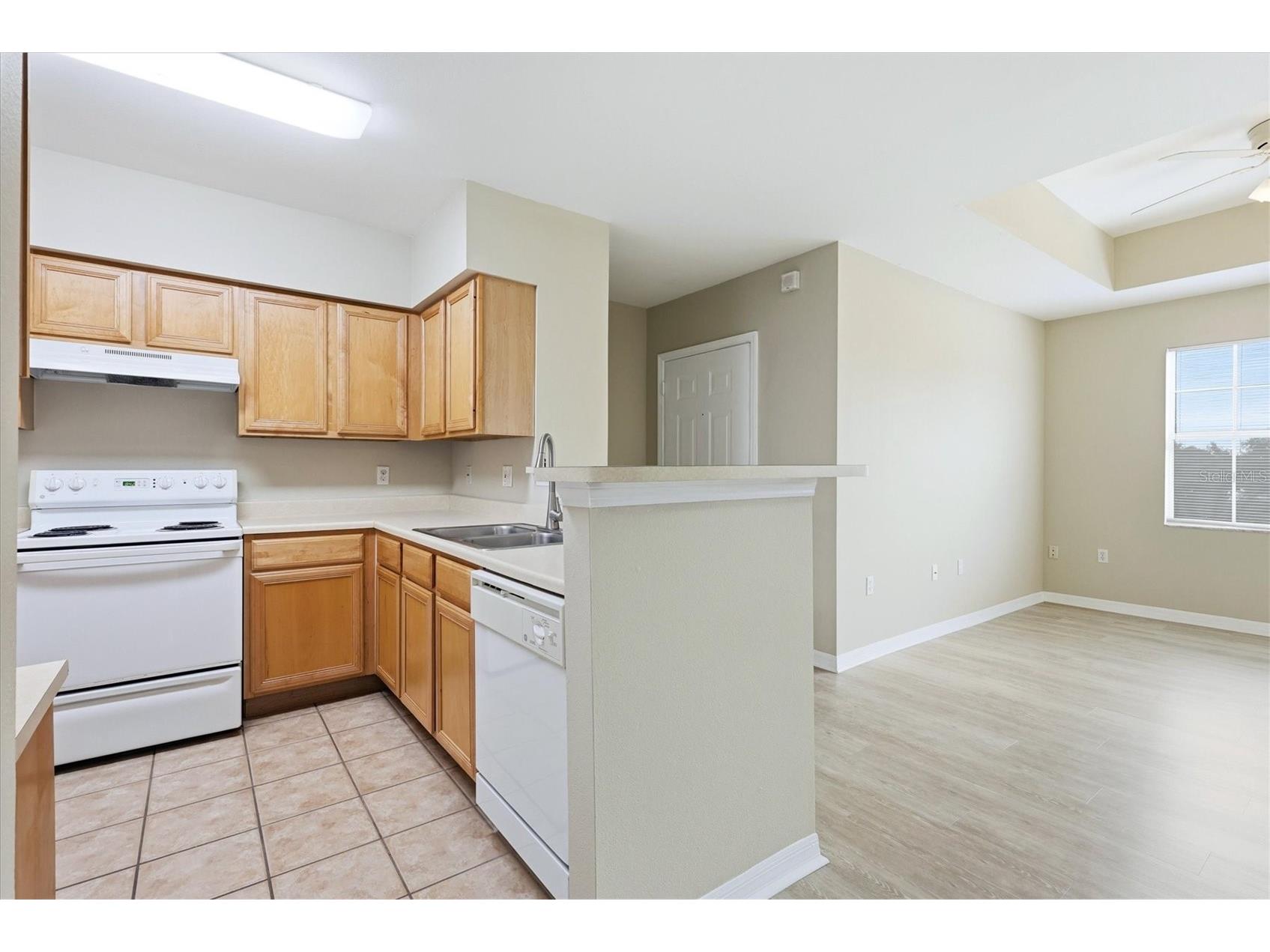 1015 Villagio Circle #202 Sarasota FL 34237 A4688276 image13