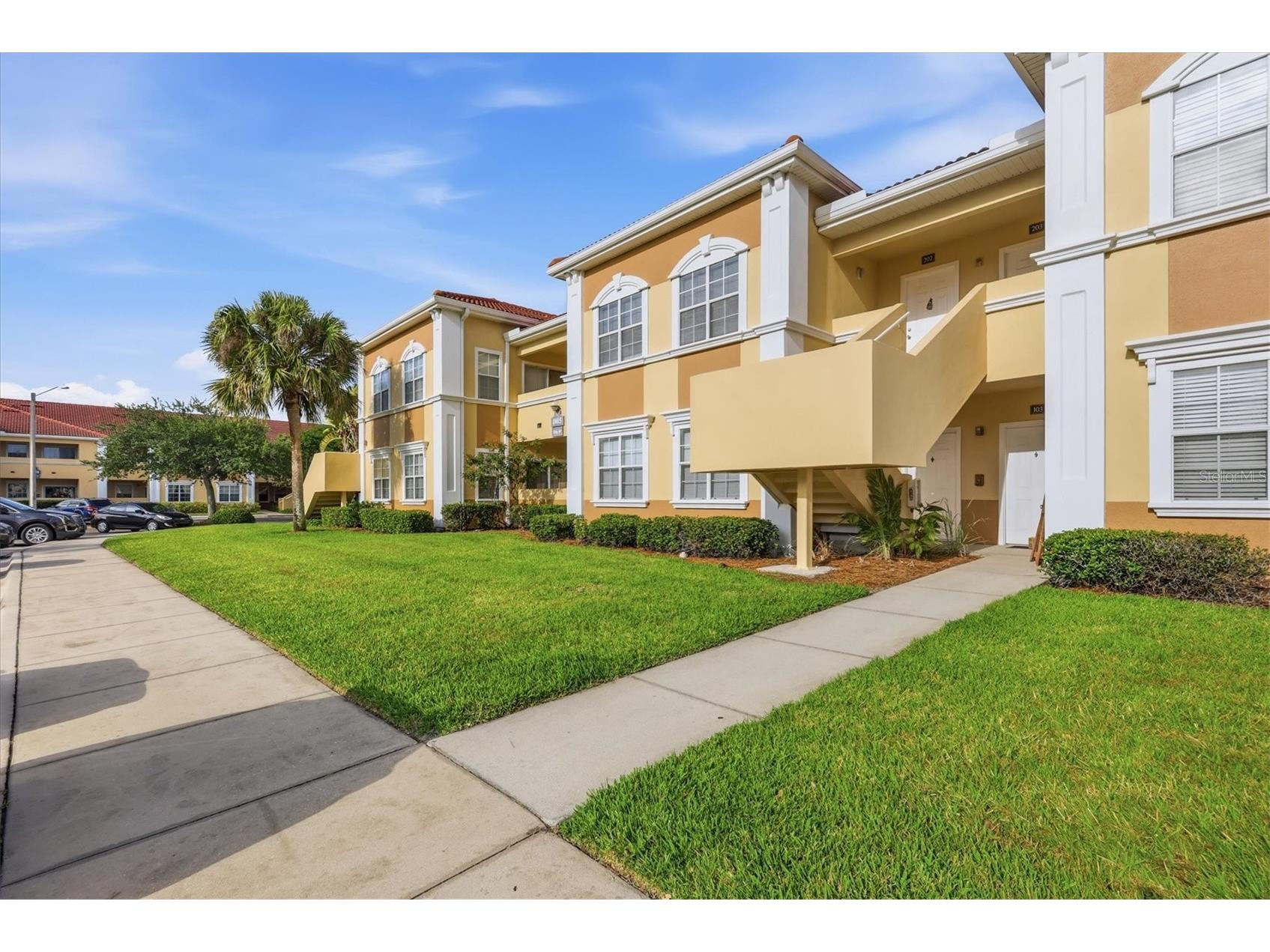 1015 Villagio Circle #202 Sarasota FL 34237 A4688276 image2