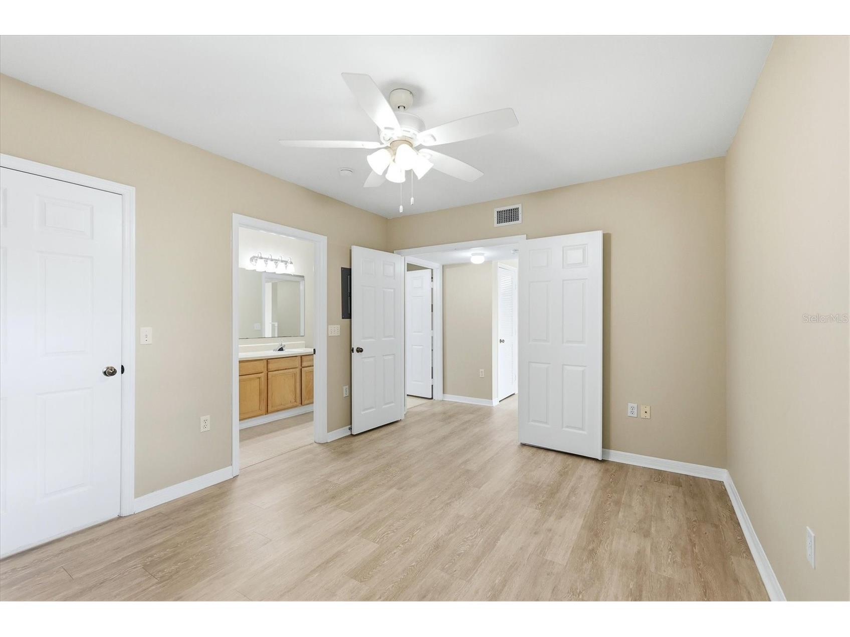 1015 Villagio Circle #202 Sarasota FL 34237 A4688276 image22