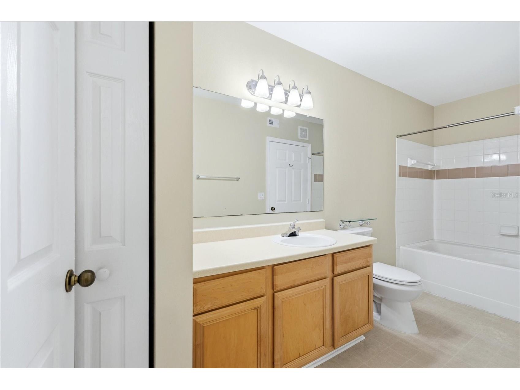 1015 Villagio Circle #202 Sarasota FL 34237 A4688276 image23