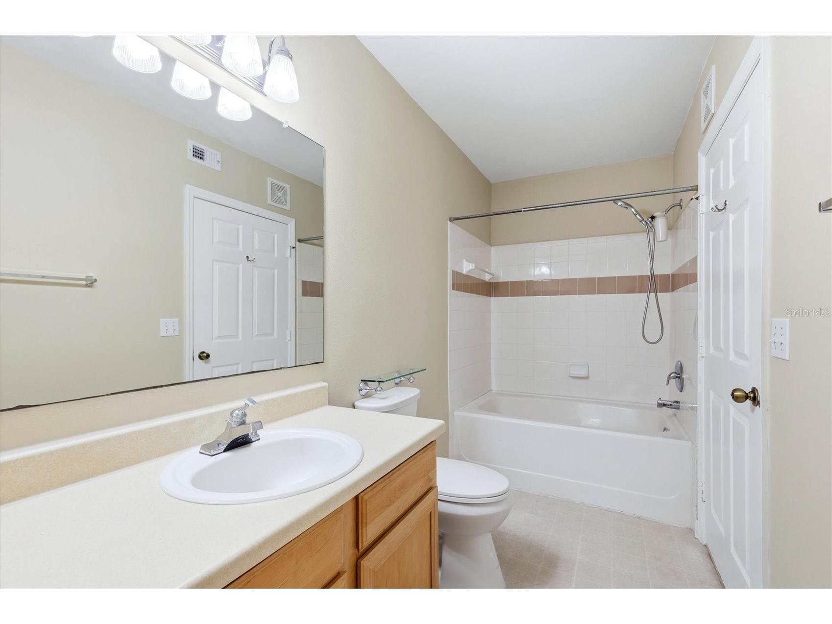 1015 Villagio Circle #202 Sarasota FL 34237 A4688276 image24