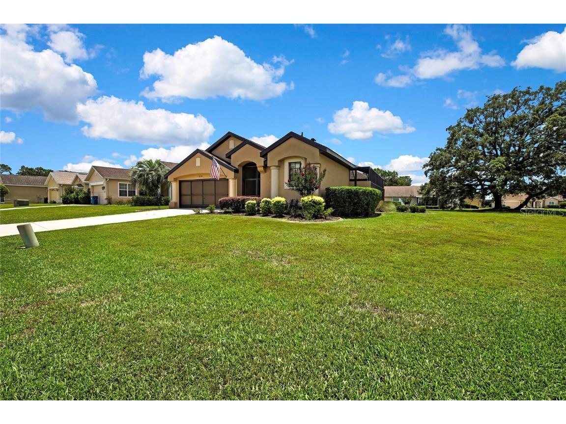 10155 Duffy Circle Weeki Wachee FL 34613 W7875845 image4