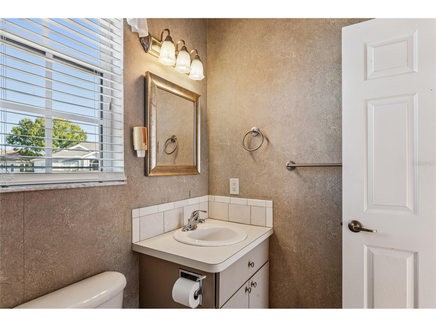 10155 Duffy Circle Weeki Wachee FL 34613 W7875845 image49