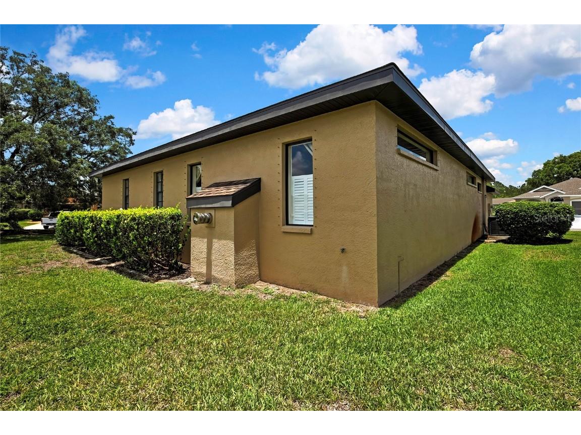 10155 Duffy Circle Weeki Wachee FL 34613 W7875845 image8