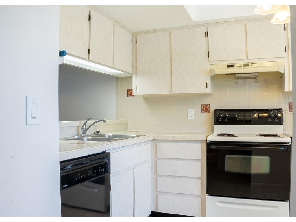 1016 Bowsprit Lane Holiday FL 34691 W7877262 image2