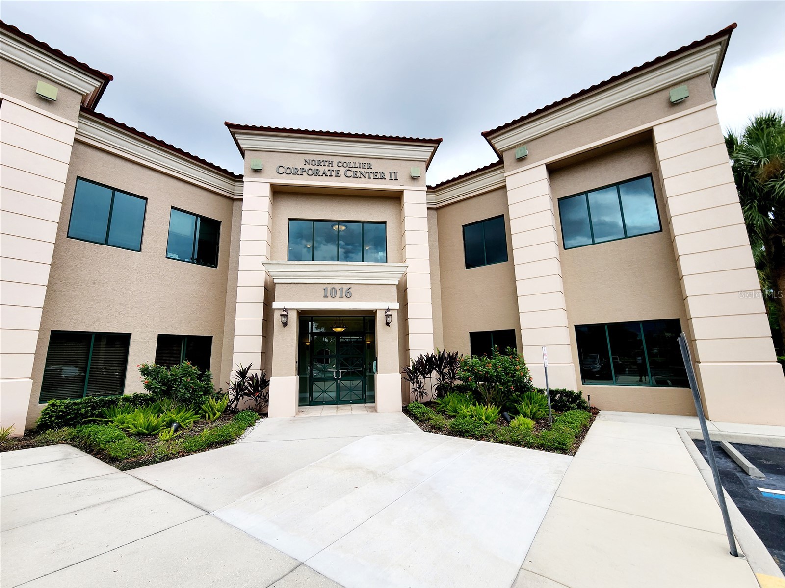 1016 Collier Center Way #106 Naples FL 34110 C7521606 image1