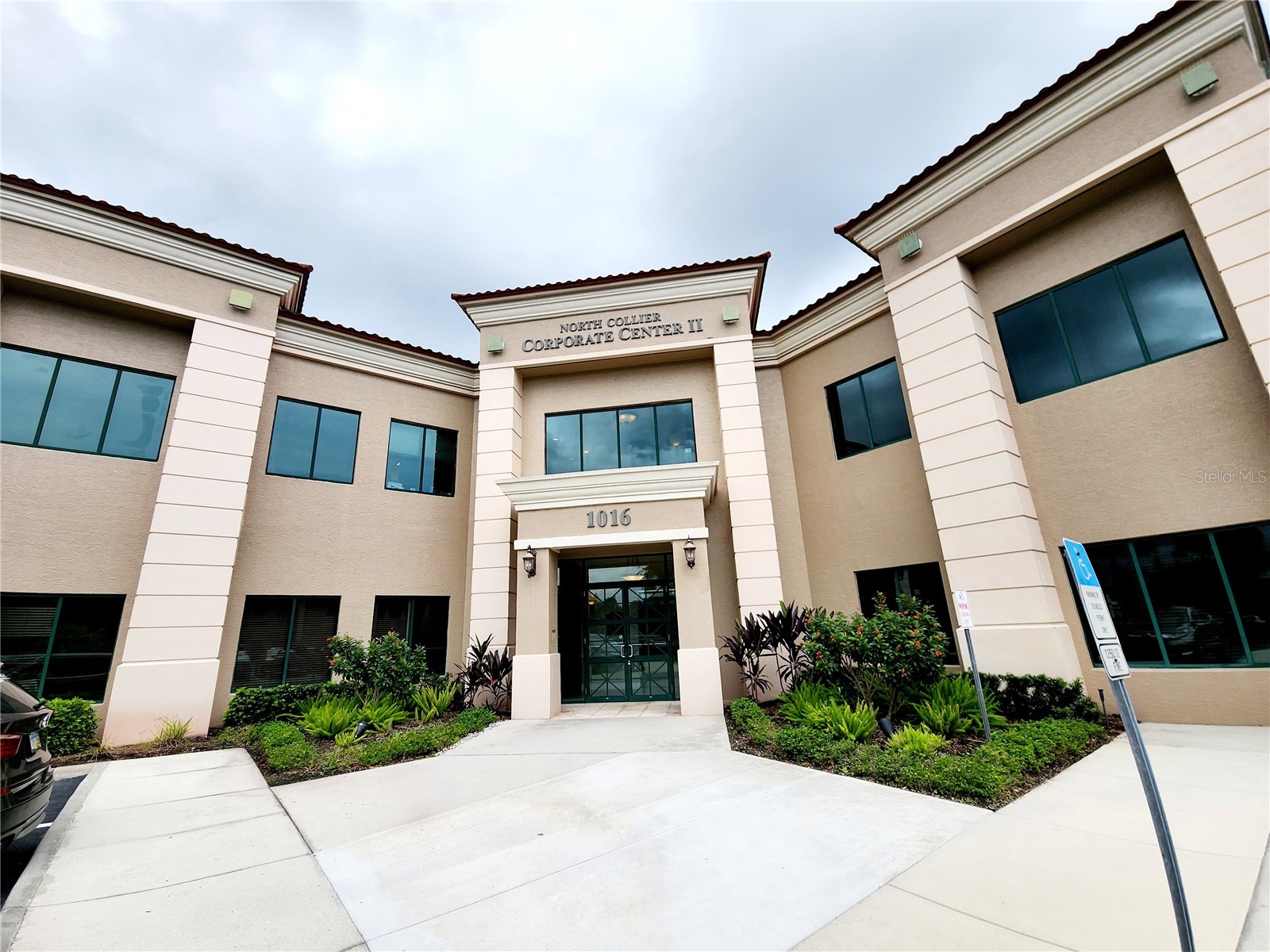 1016 Collier Center Way #106 Naples FL 34110 C7521606 image2
