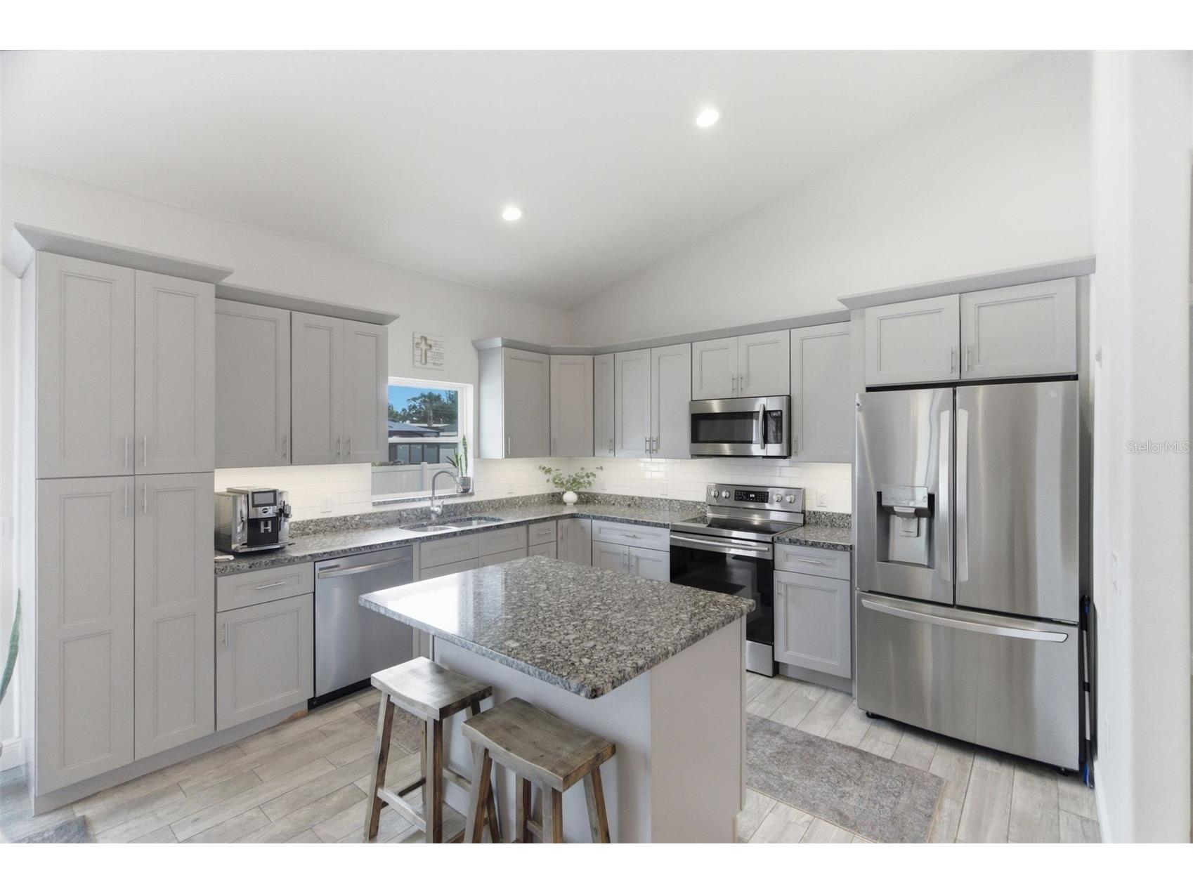 1016 Gulf Road Tarpon Springs FL 34689 TB8510827 image4