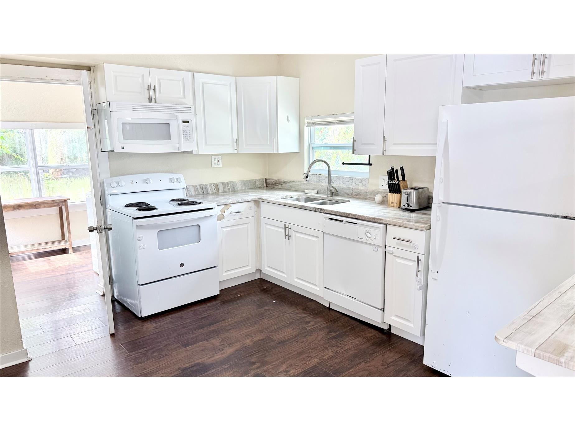 1016 Rosery Road NW Largo FL 33770 TB8513139 image3