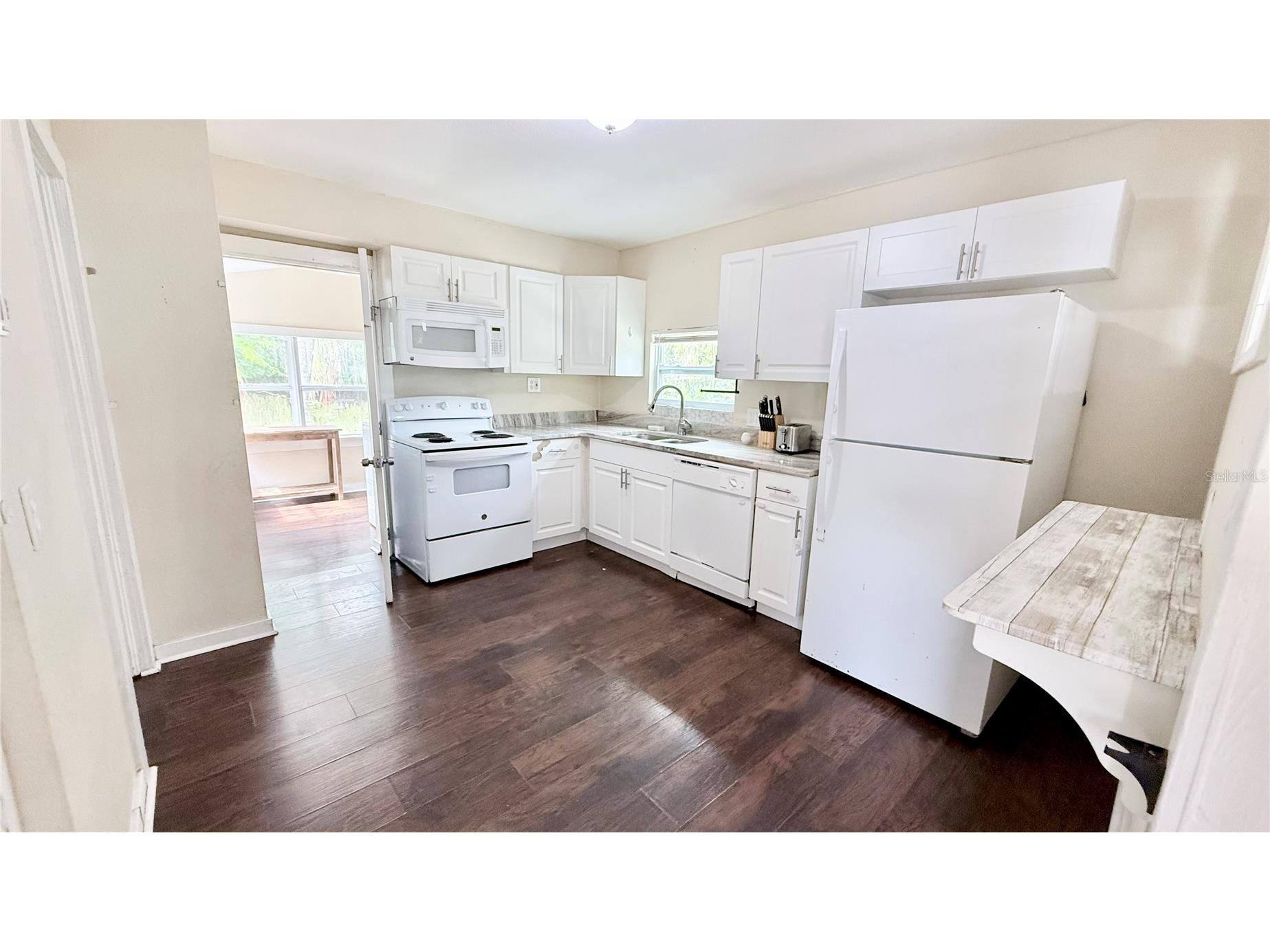 1016 Rosery Road NW Largo FL 33770 TB8513139 image5