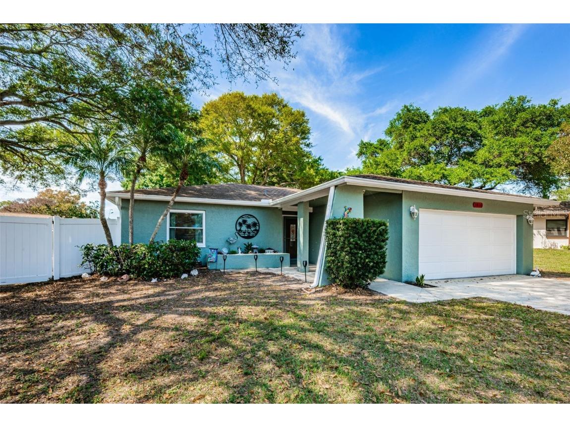 1016 Vineyard Court Dunedin FL 34698 U8193132 image1