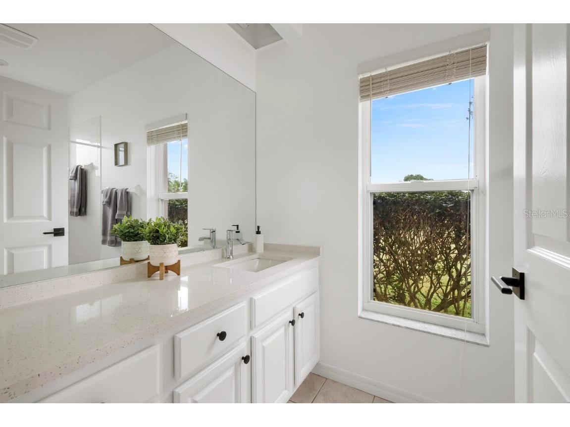 10160 Cherry Hills Avenue Circle Bradenton FL 34202 TB8437118 image20