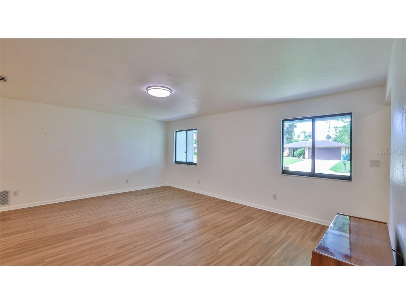 1017 Chippewa Trail Daytona Beach FL 32117 V4943309 image11