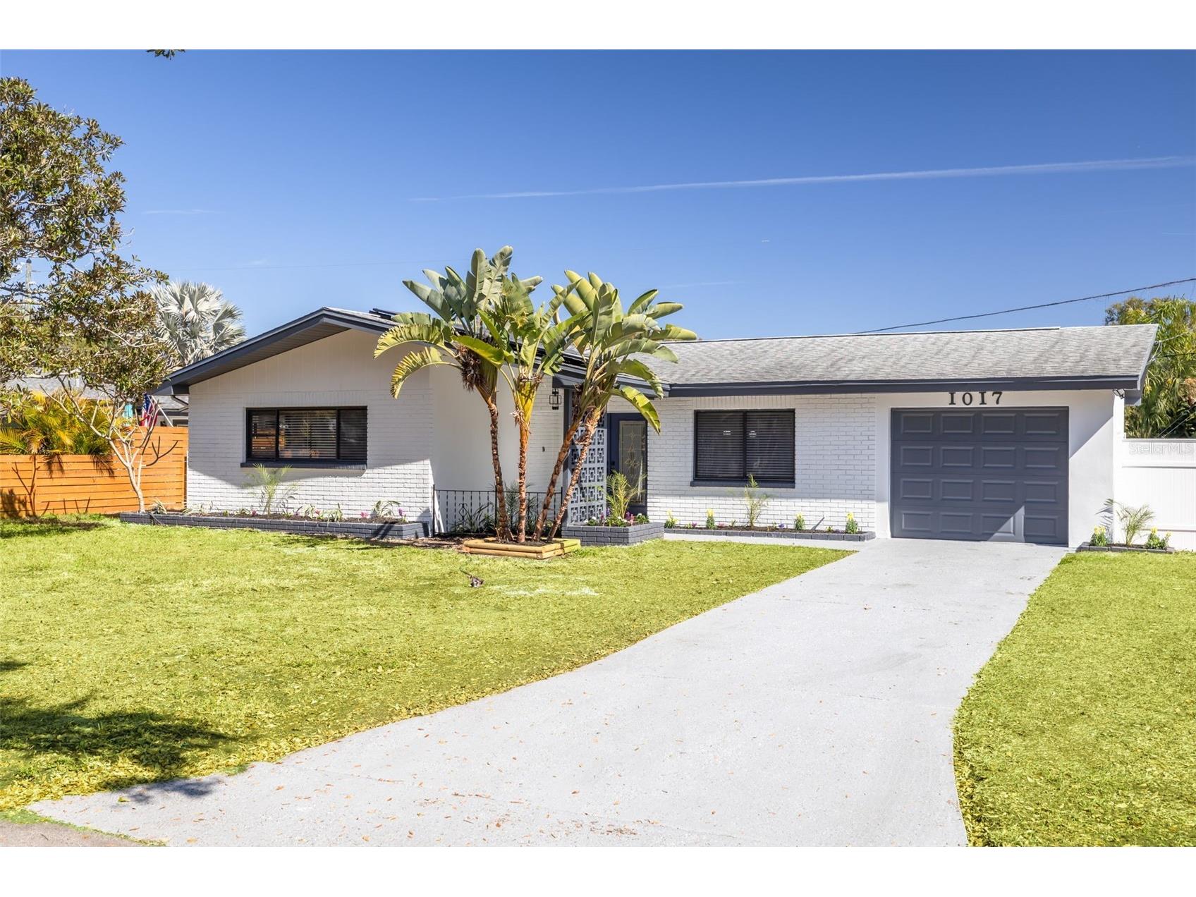 1017 Emerson Drive Dunedin FL 34698 TB8475282 image1