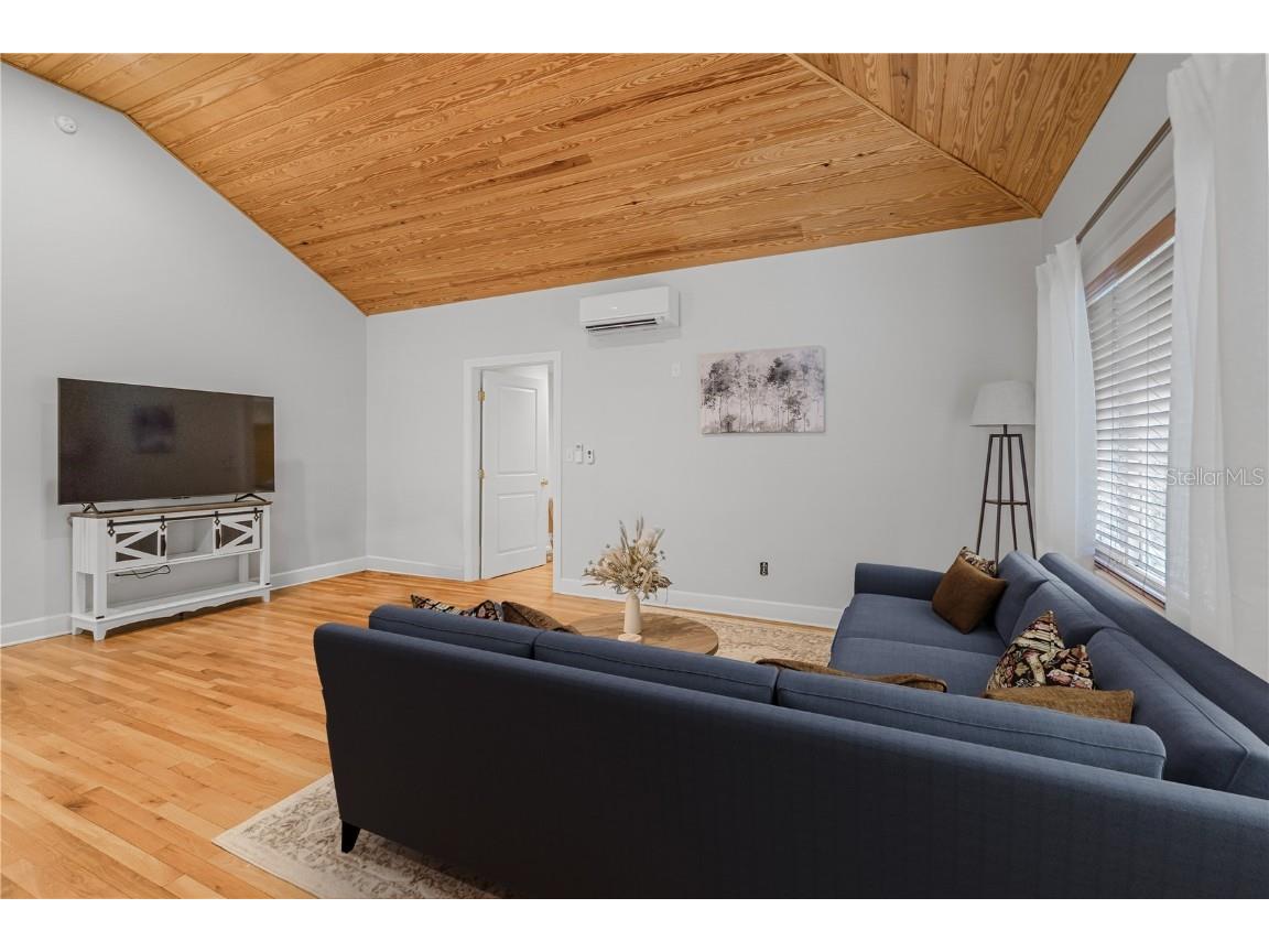 1017 NE 3rd Avenue Gainesville FL 32601 GC536072 image10