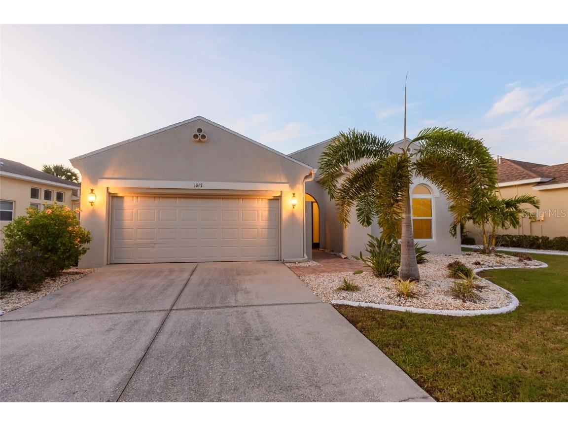 1017 Regal Manor Way Sun City Center FL 33573 A4589491 image1