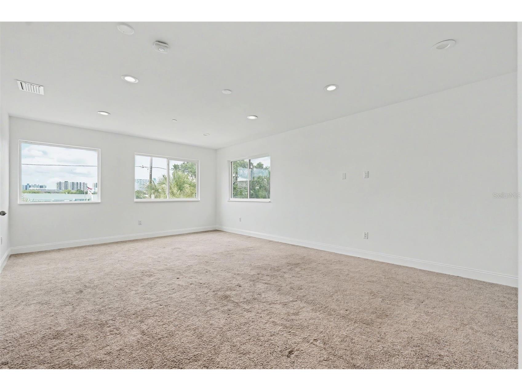 1018 7th Avenue S Saint Petersburg FL 33705 TB8523180 image25