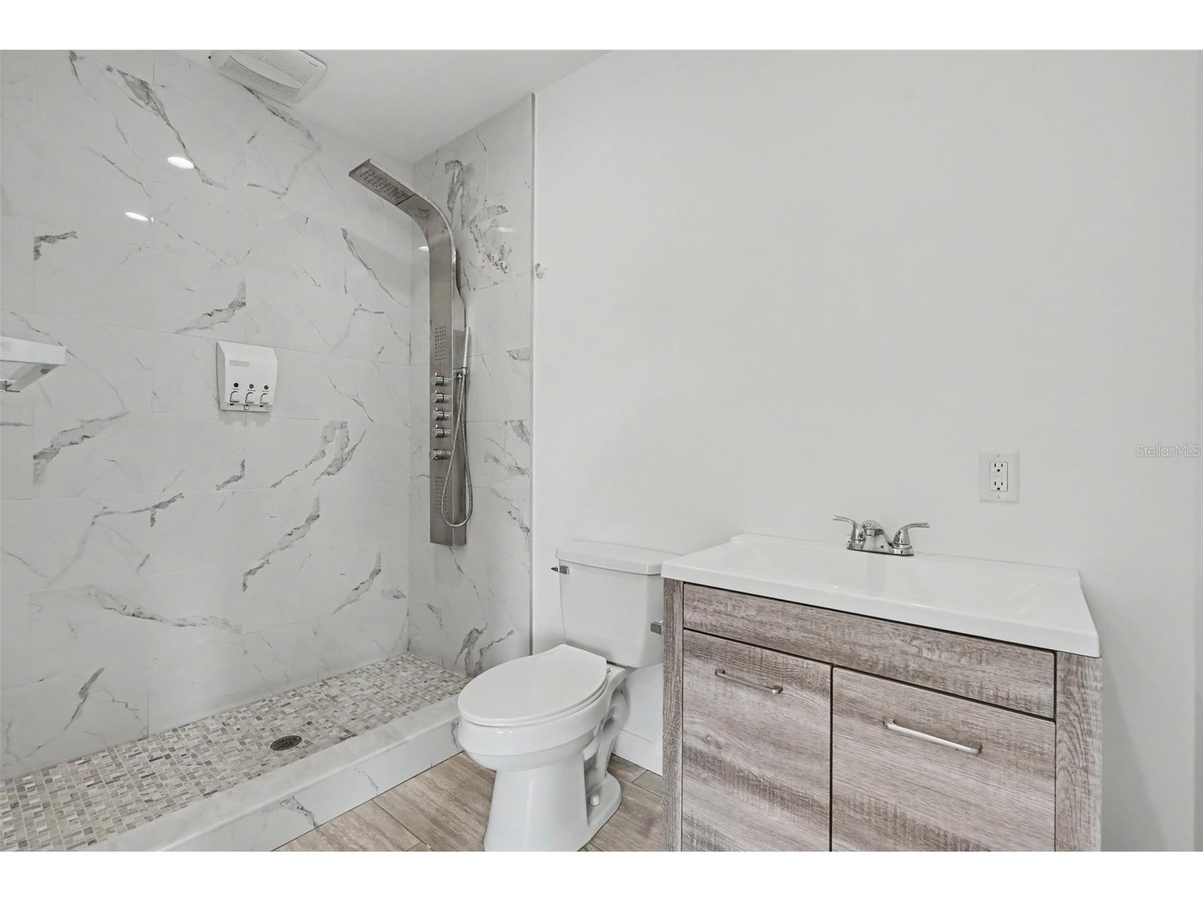 1018 7th Avenue S Saint Petersburg FL 33705 TB8523180 image32