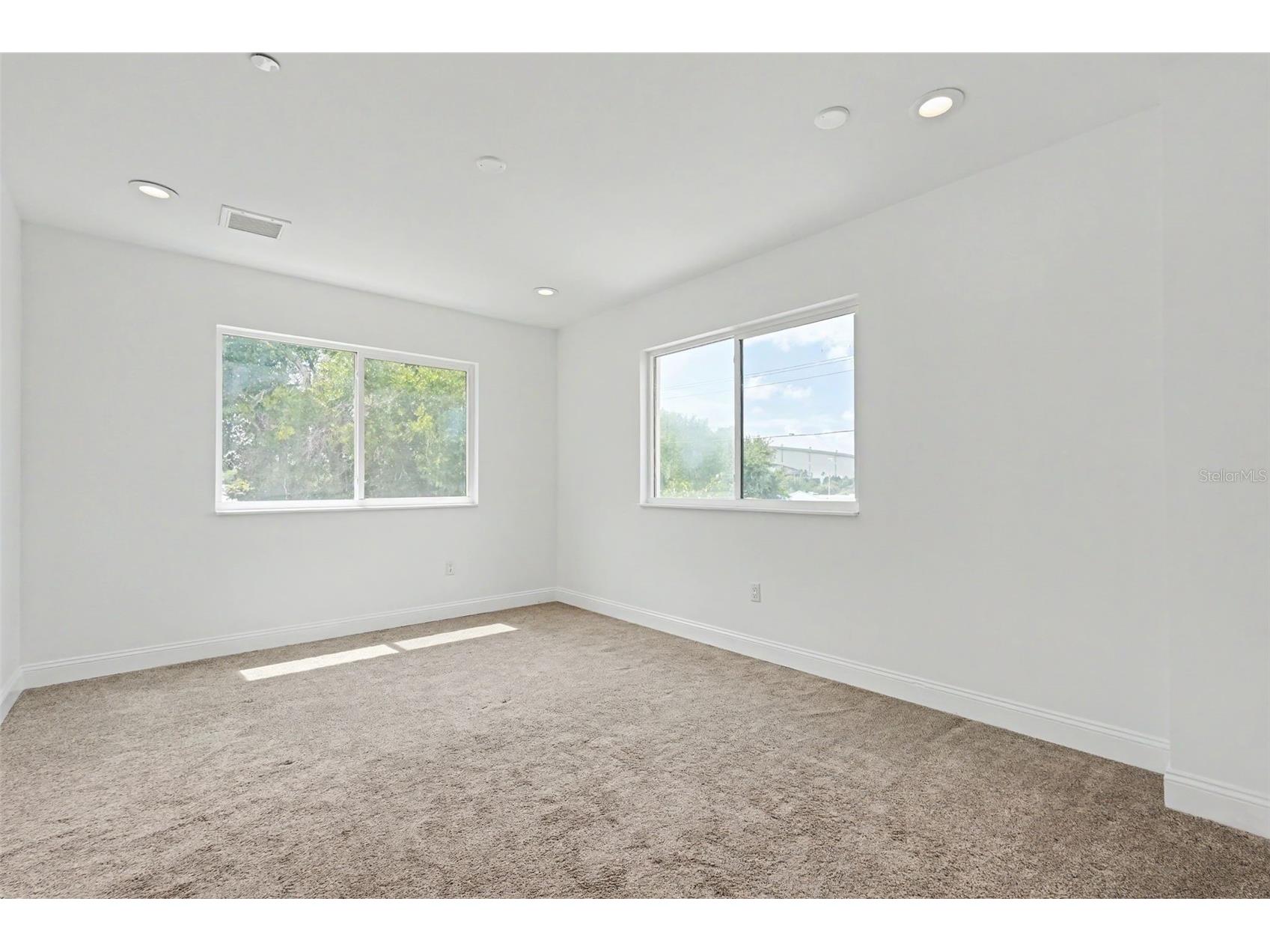 1018 7th Avenue S Saint Petersburg FL 33705 TB8523180 image34
