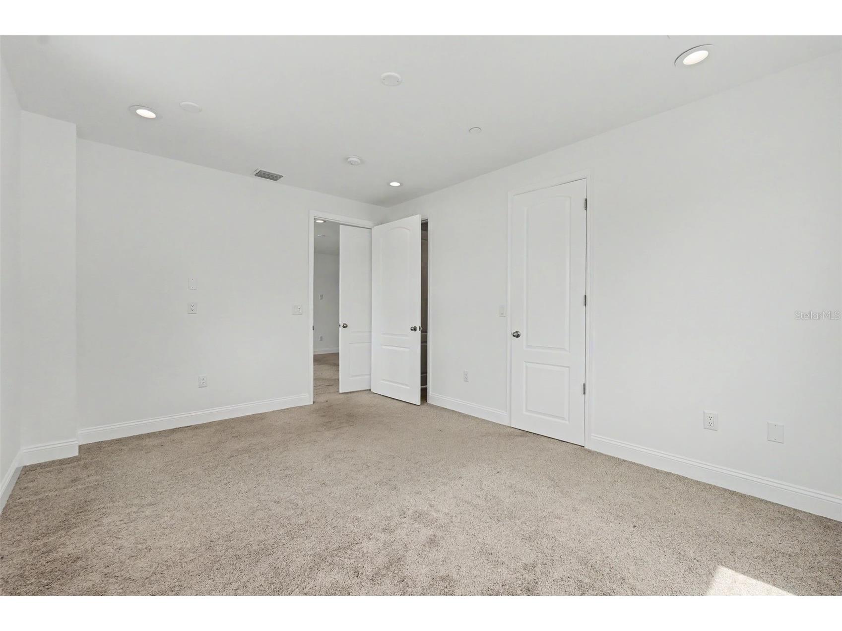 1018 7th Avenue S Saint Petersburg FL 33705 TB8525850 image18