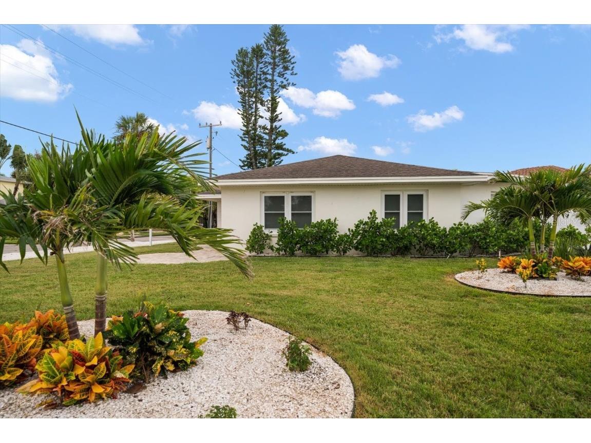 1018 Bay Esplanade Clearwater Beach FL 33767 TB8446996 image11