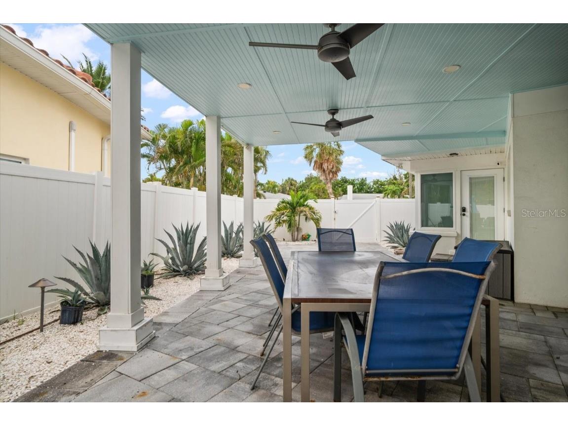 1018 Bay Esplanade Clearwater Beach FL 33767 TB8446996 image13