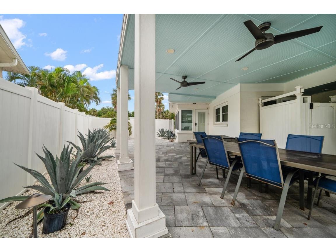 1018 Bay Esplanade Clearwater Beach FL 33767 TB8446996 image14