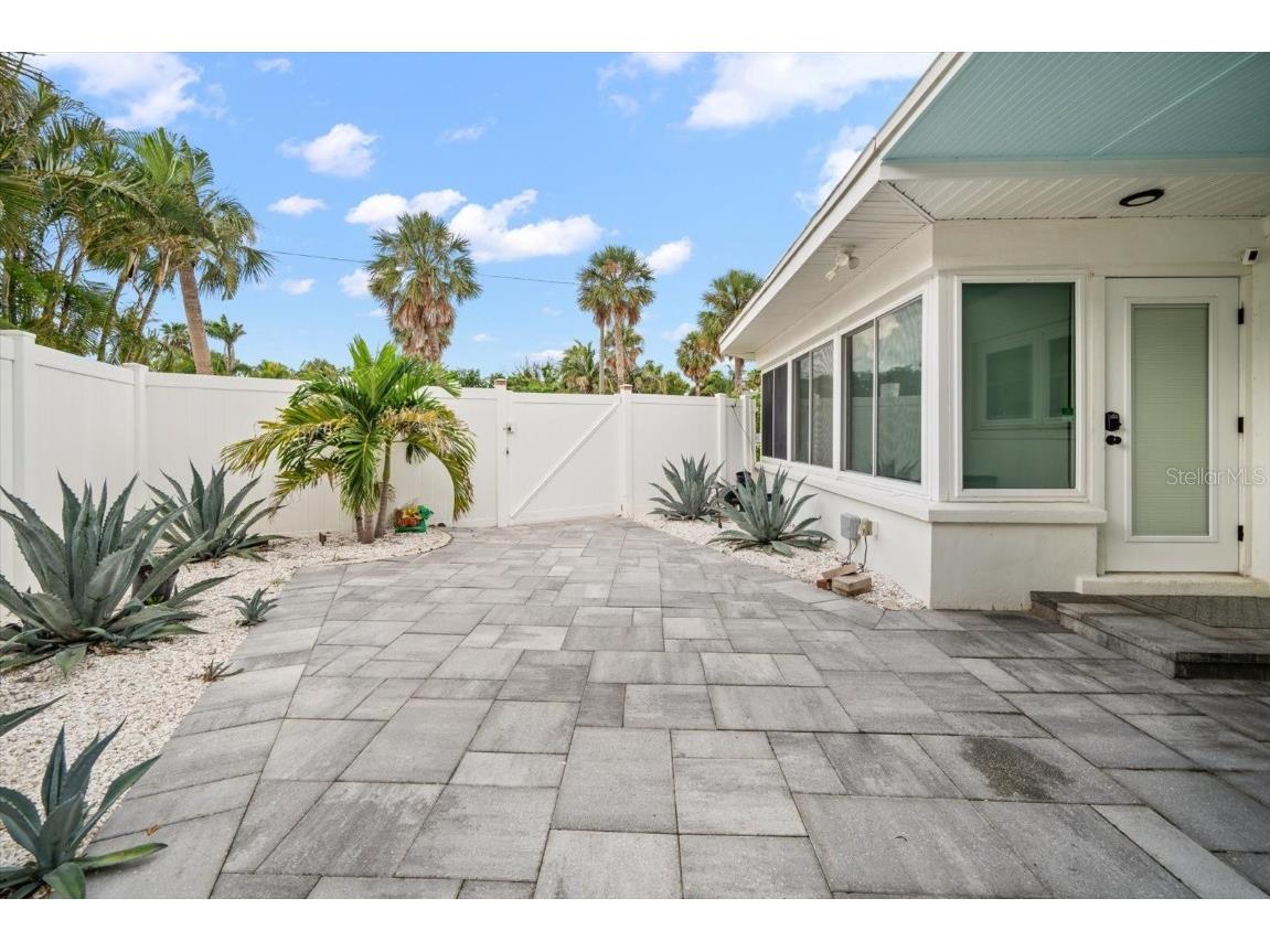 1018 Bay Esplanade Clearwater Beach FL 33767 TB8446996 image15