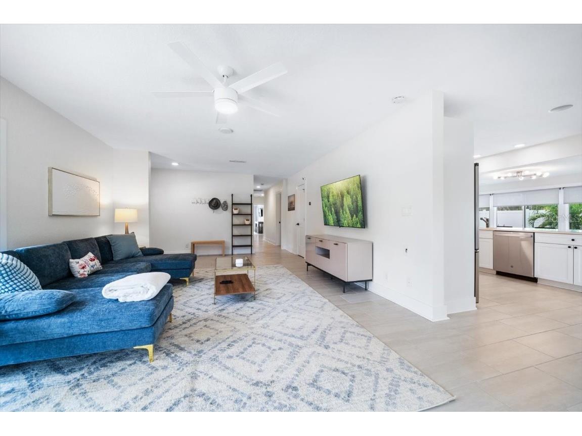 1018 Bay Esplanade Clearwater Beach FL 33767 TB8446996 image24