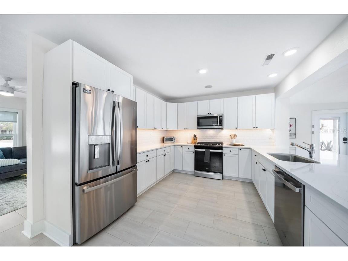 1018 Bay Esplanade Clearwater Beach FL 33767 TB8446996 image26