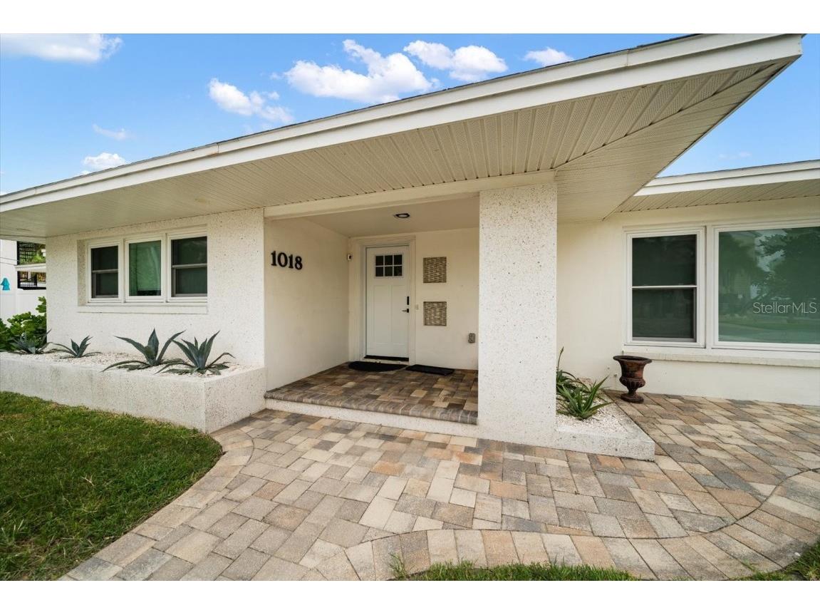 1018 Bay Esplanade Clearwater Beach FL 33767 TB8446996 image3