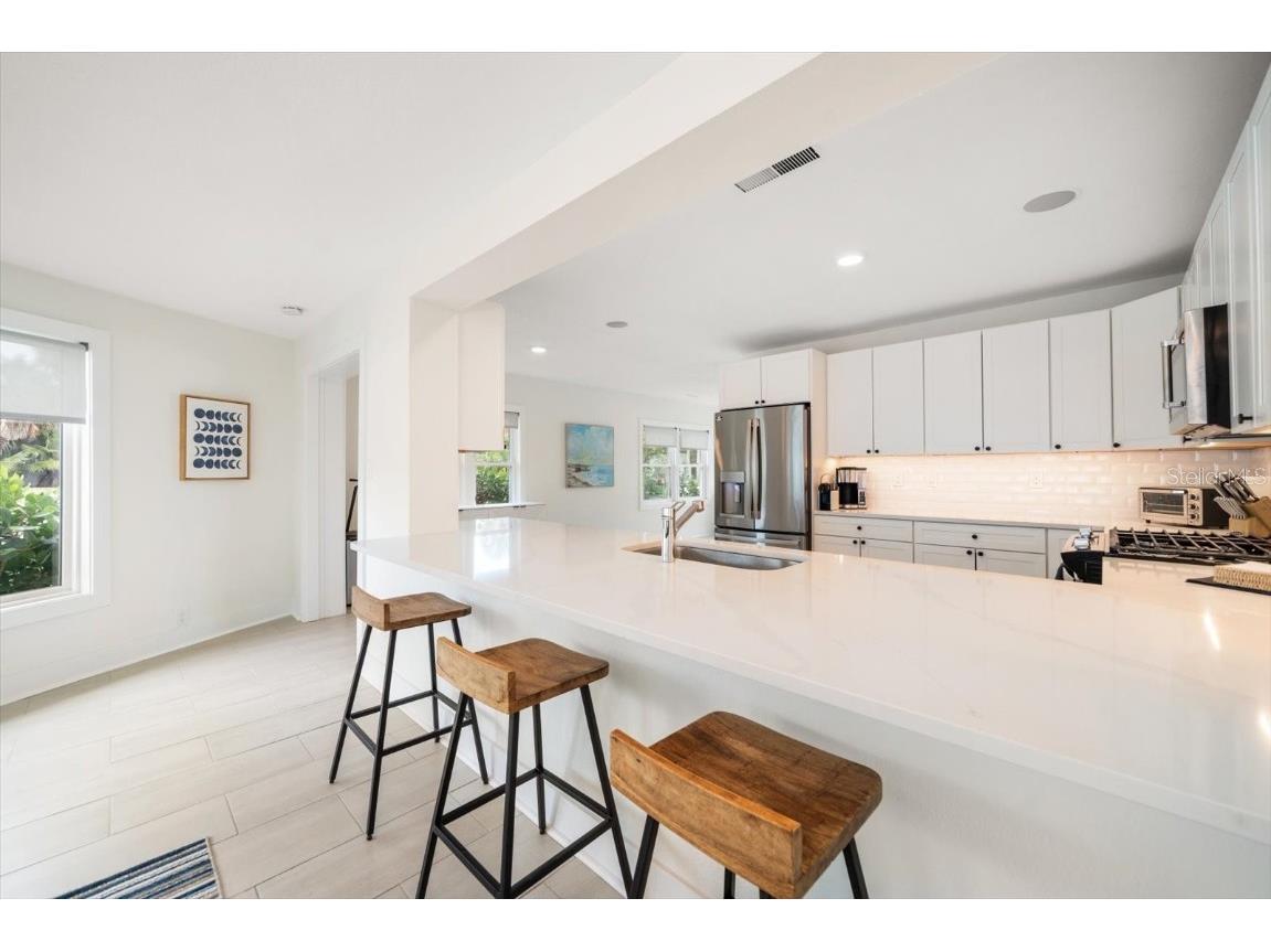 1018 Bay Esplanade Clearwater Beach FL 33767 TB8446996 image31