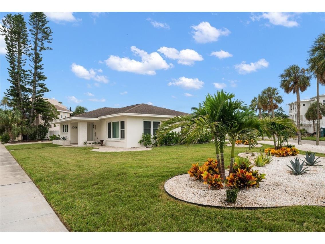 1018 Bay Esplanade Clearwater Beach FL 33767 TB8446996 image5