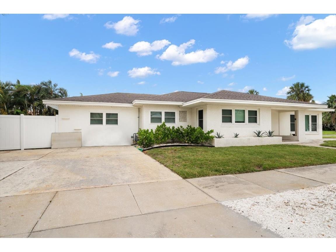 1018 Bay Esplanade Clearwater Beach FL 33767 TB8446996 image6