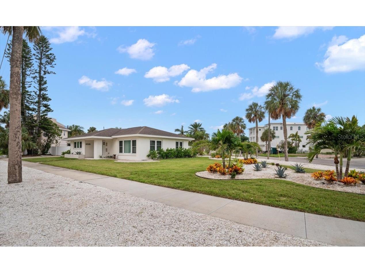 1018 Bay Esplanade Clearwater Beach FL 33767 TB8446996 image9