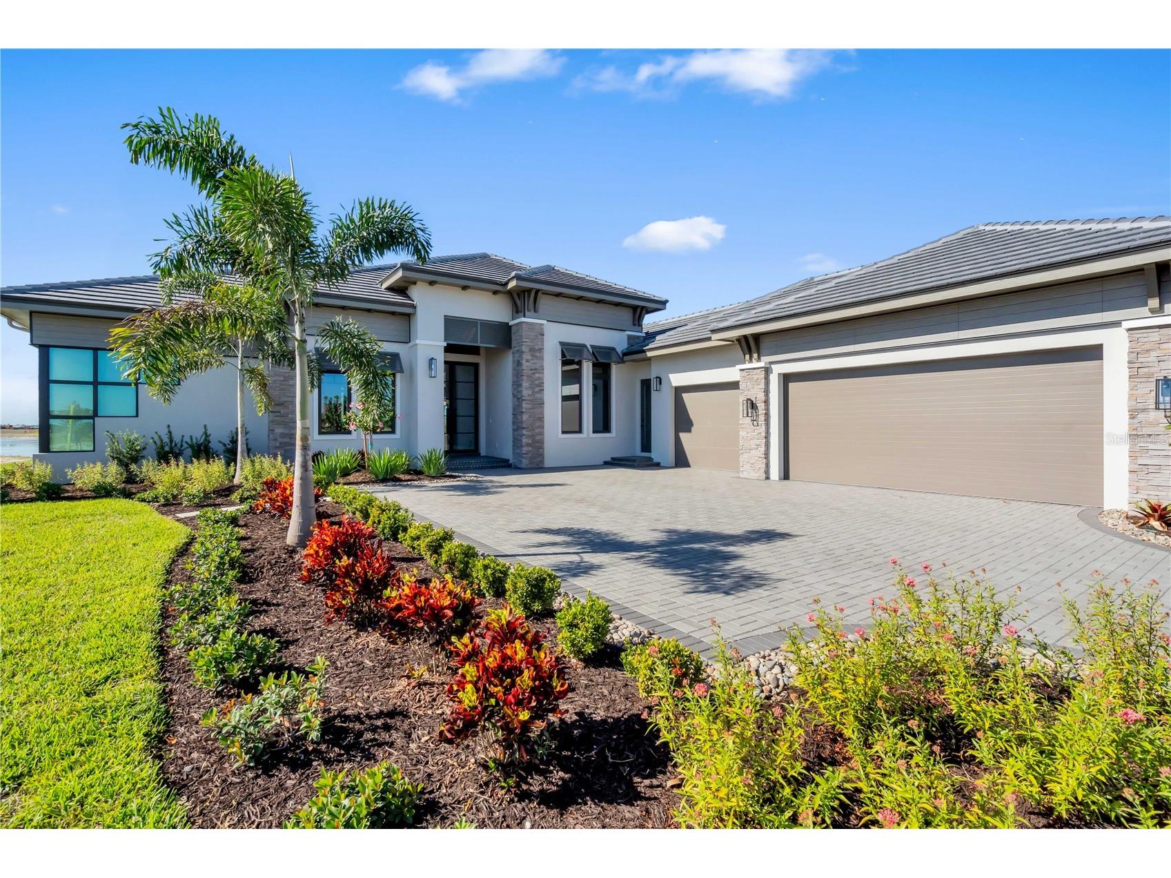 1018 Blue Shell Loop Sarasota FL 34240 A4628078 image1