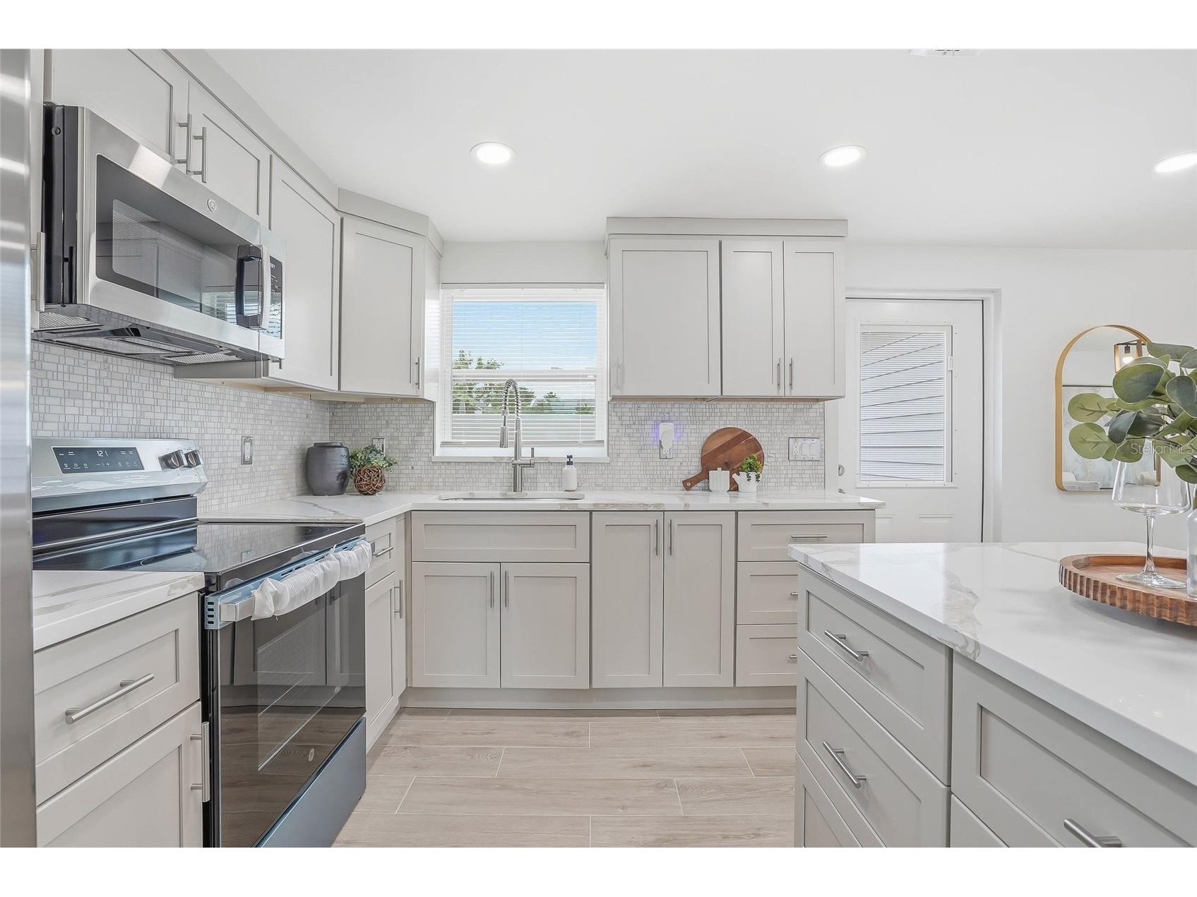 1018 Landau Street Holiday FL 34690 TB8508877 image6