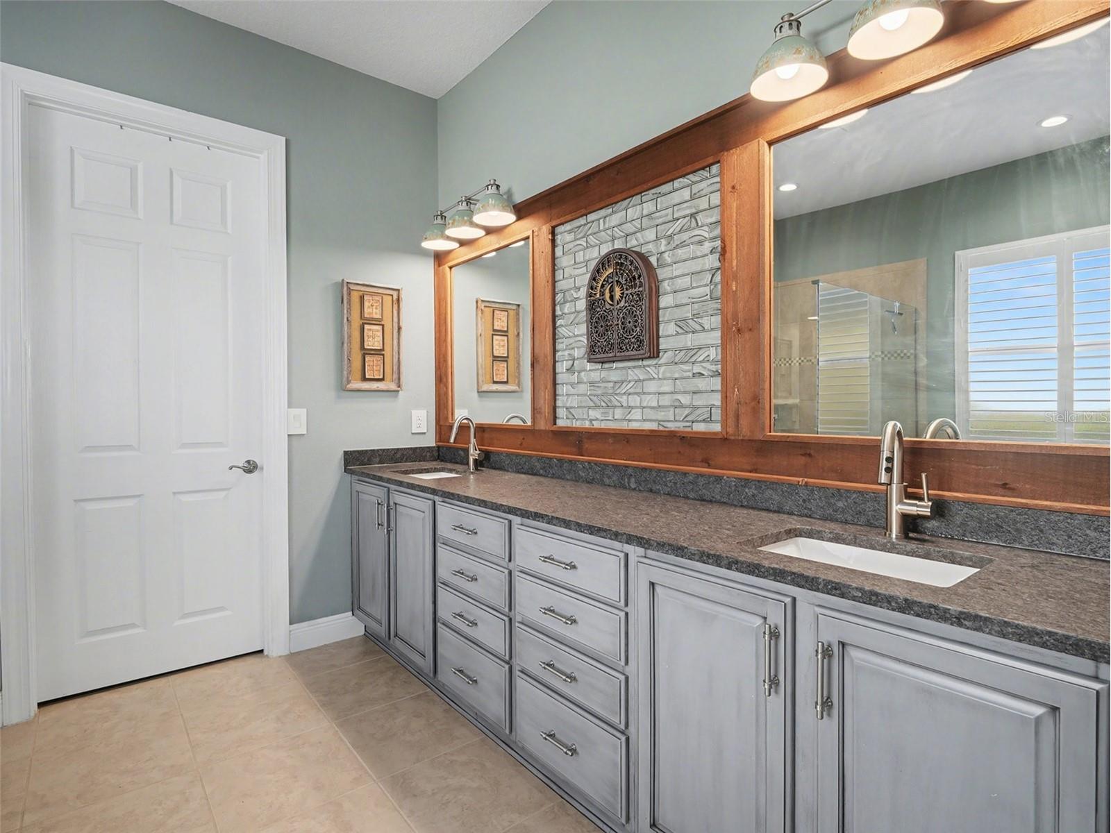 1018 Overlook Court Bradenton FL 34208 A4690257 image12
