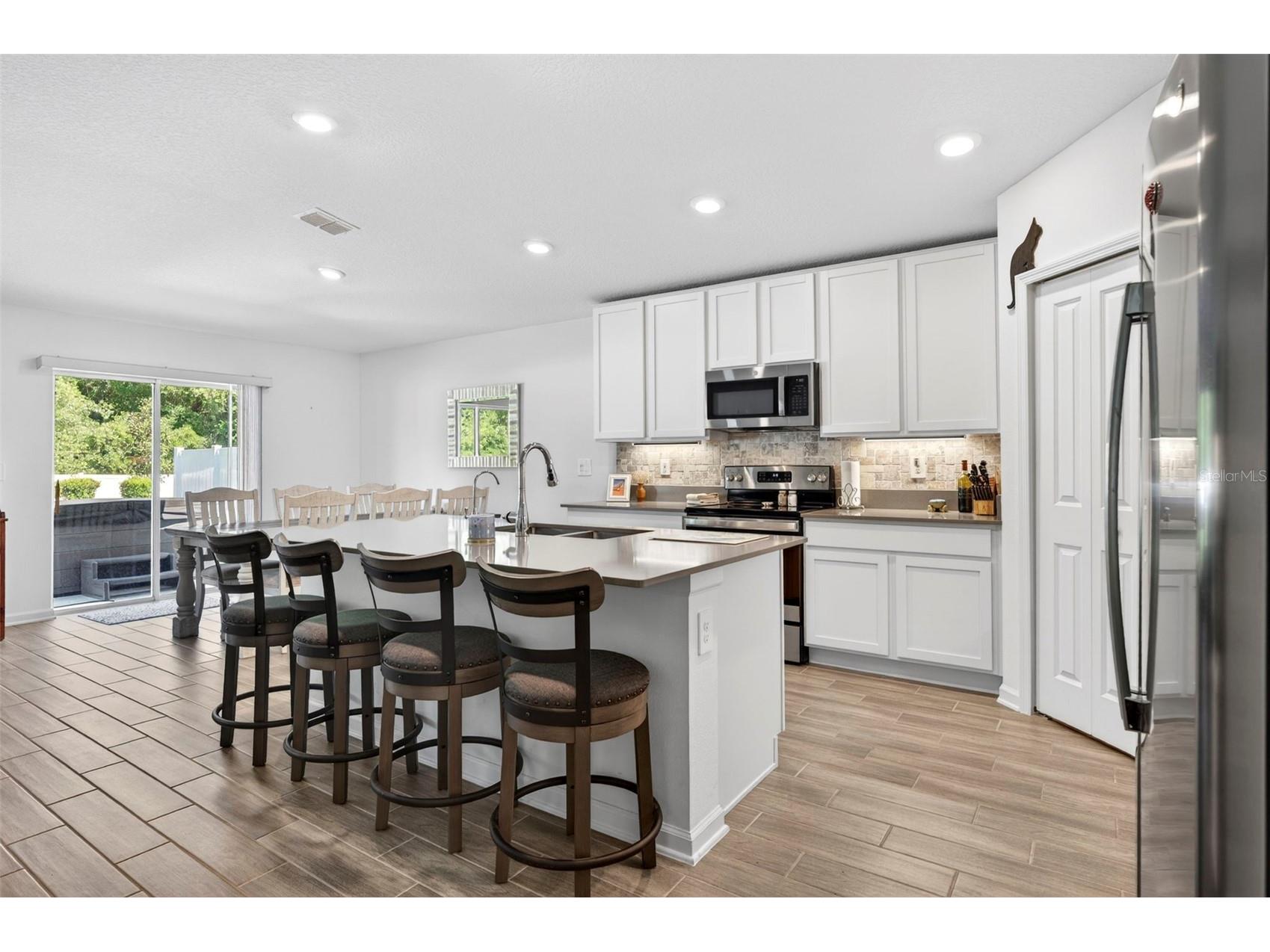 1018 Peach Creek Drive Osteen FL 32764 V4948537 image10