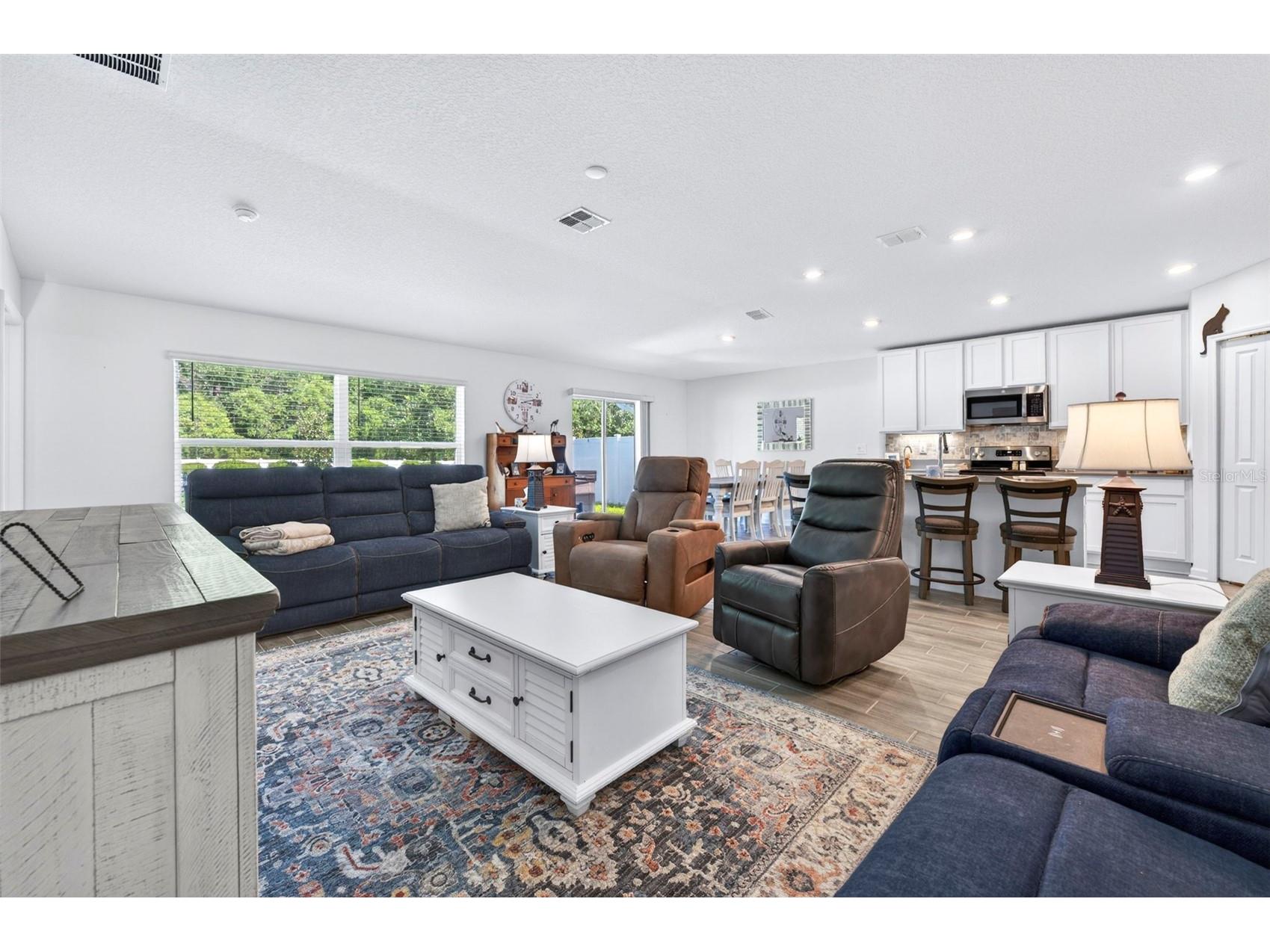1018 Peach Creek Drive Osteen FL 32764 V4948537 image4