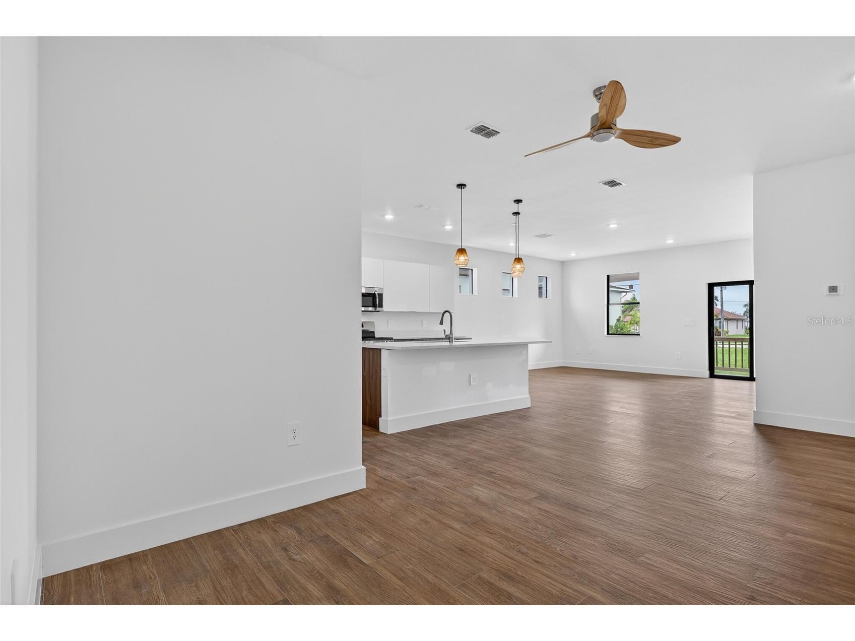 1018 S Marlin Drive Punta Gorda FL 33950 C7526801 image4