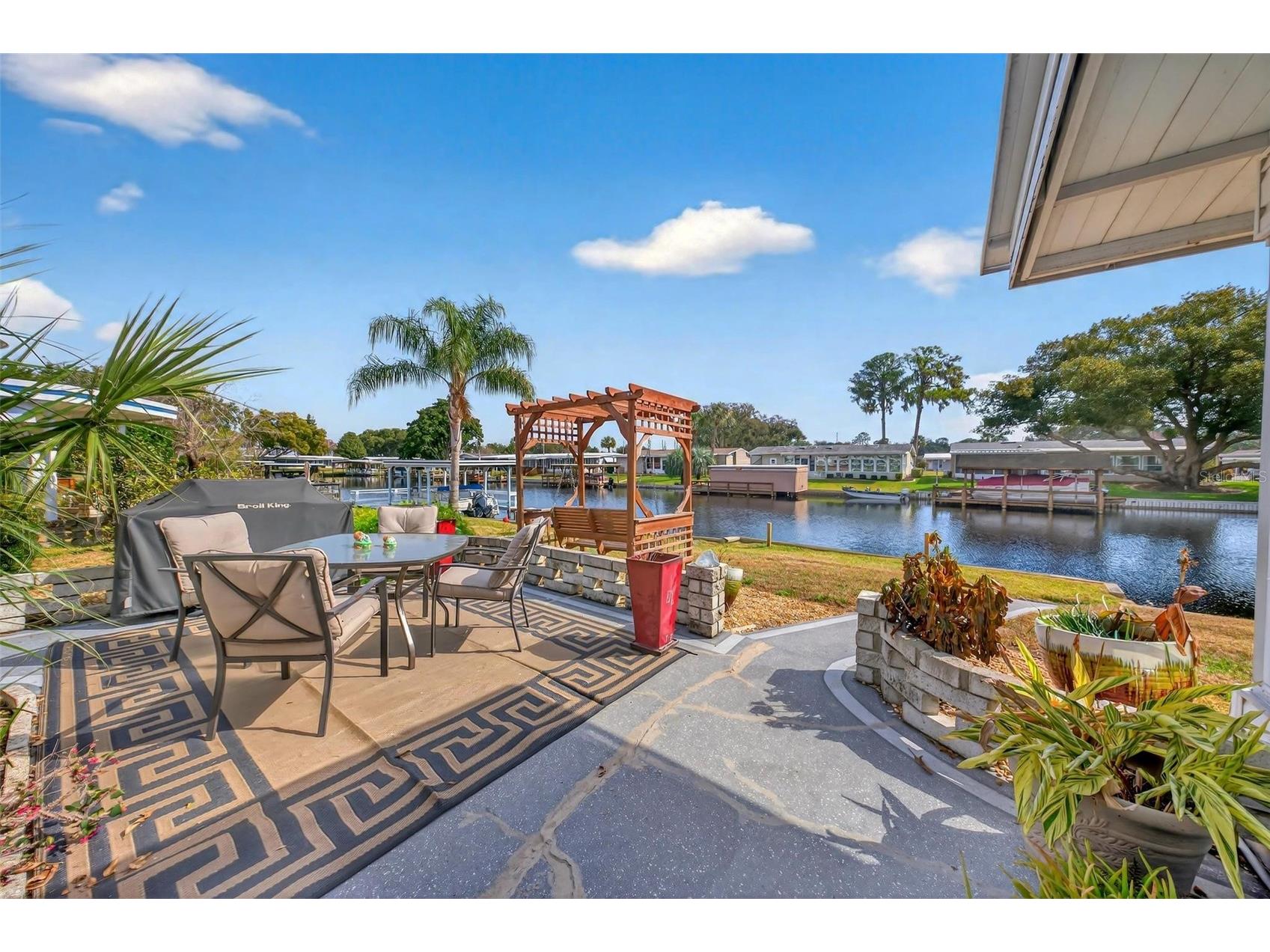 1018 Southland Drive Tavares FL 32778 - HARRIS CHAIN OF LAKES G5107639 image3