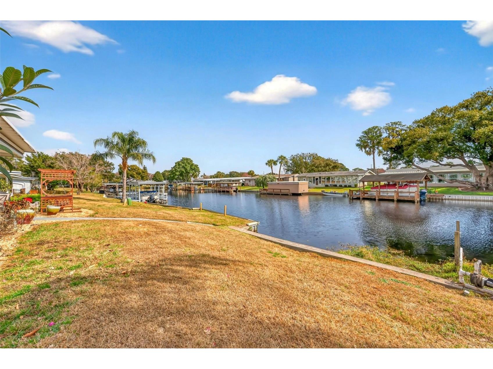 1018 Southland Drive Tavares FL 32778 - HARRIS CHAIN OF LAKES G5107639 image4