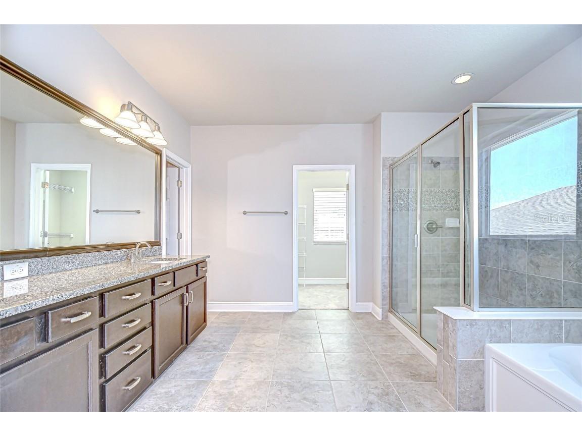 1018 Tracey Ann Loop Seffner FL 33584 TB8440569 image22