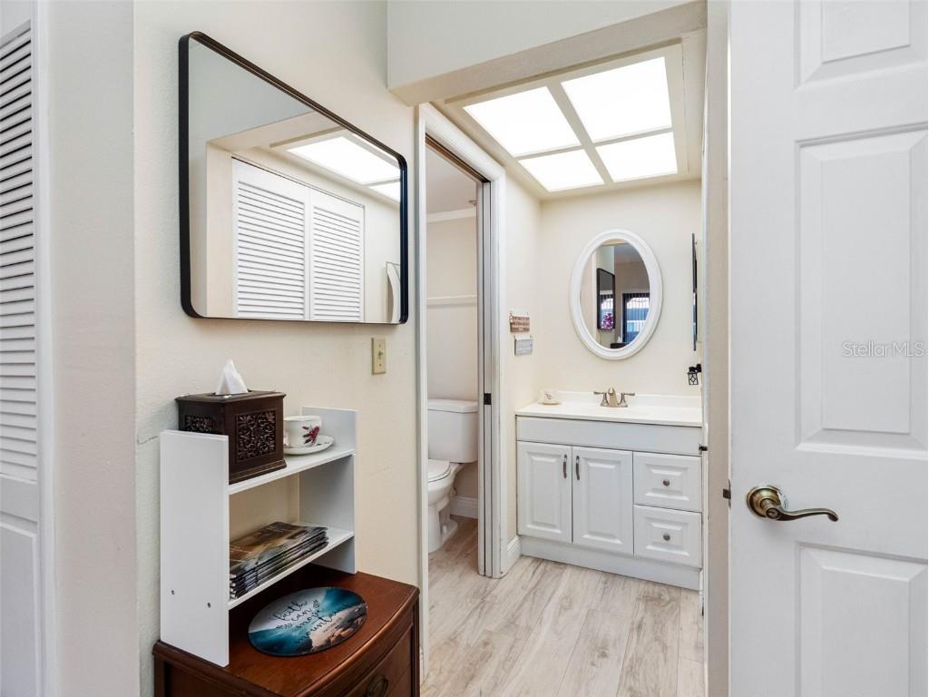 10182 Seminole Island Dr Largo FL 33773 TB8401432 image15