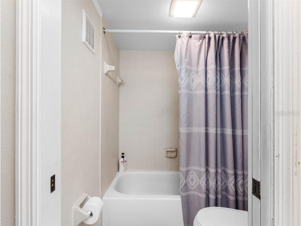 10182 Seminole Island Dr Largo FL 33773 TB8401432 image16