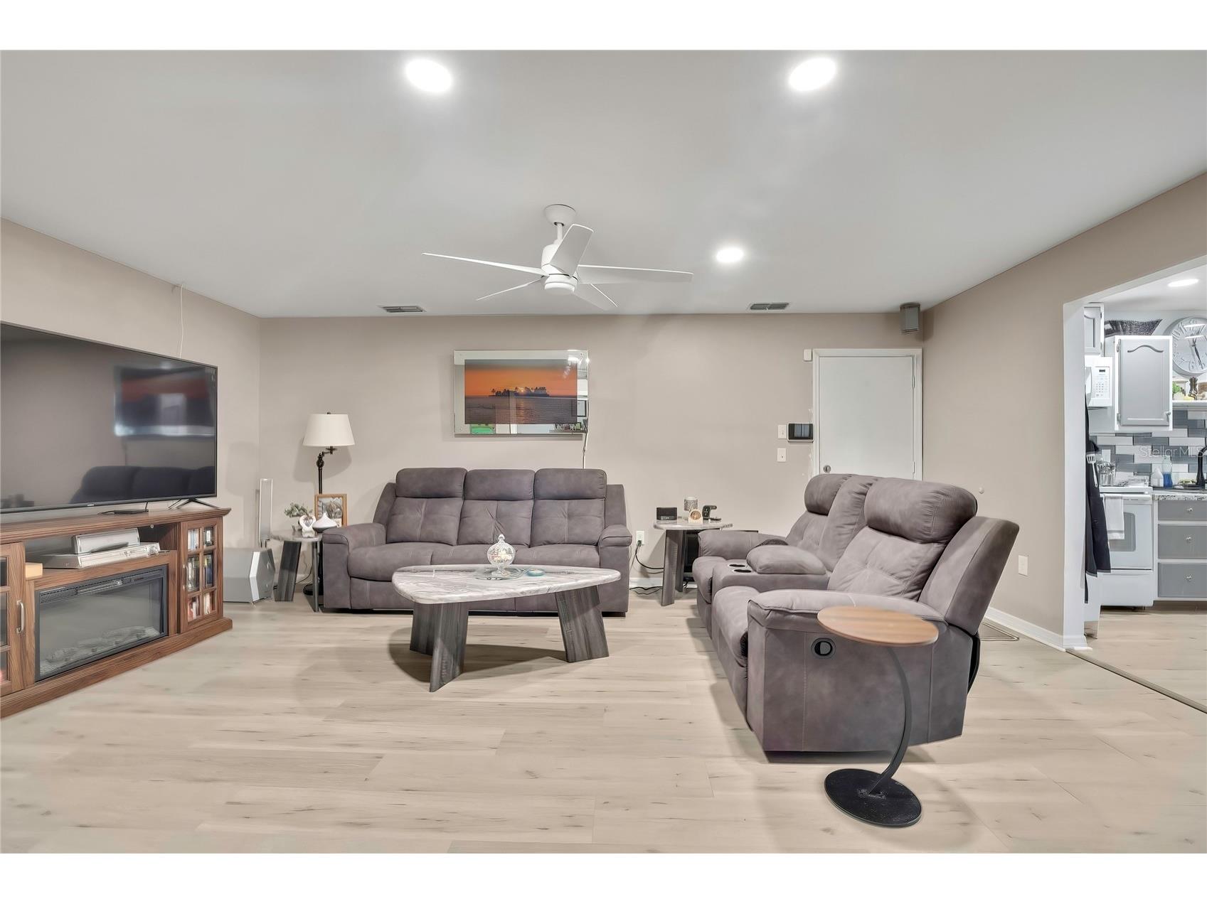 10185 Carrin Road Spring Hill FL 34608 W7886012 image8