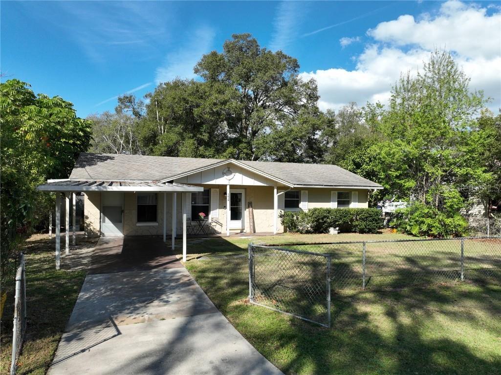 1019 Camp Avenue Mount Dora FL 32757 O6282016 image1